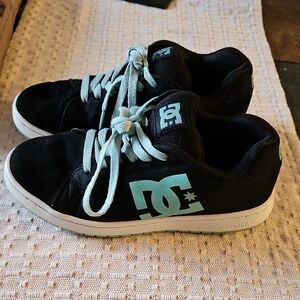 DC Shoes Gaveler Women’s Skate Sneakers – Black & Mint – Size 6.5